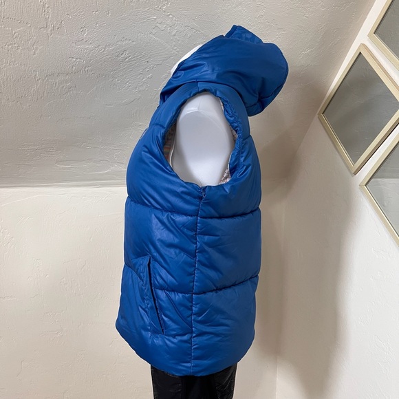Esprit Hooded Puffer Vest - Picture 2 of 11